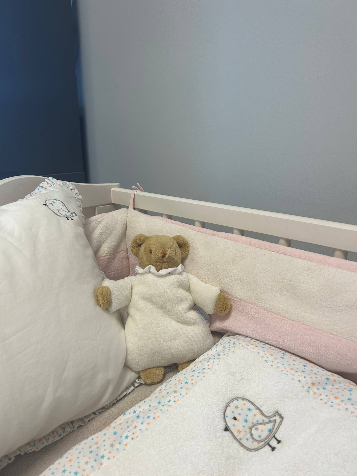 Ours Nid d'Ange Doudou avec Hochet - Peluche Ivoire
