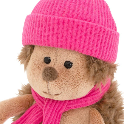 Plüschtier Fluffy, der Igel, mit Himbeermütze, 15 cm