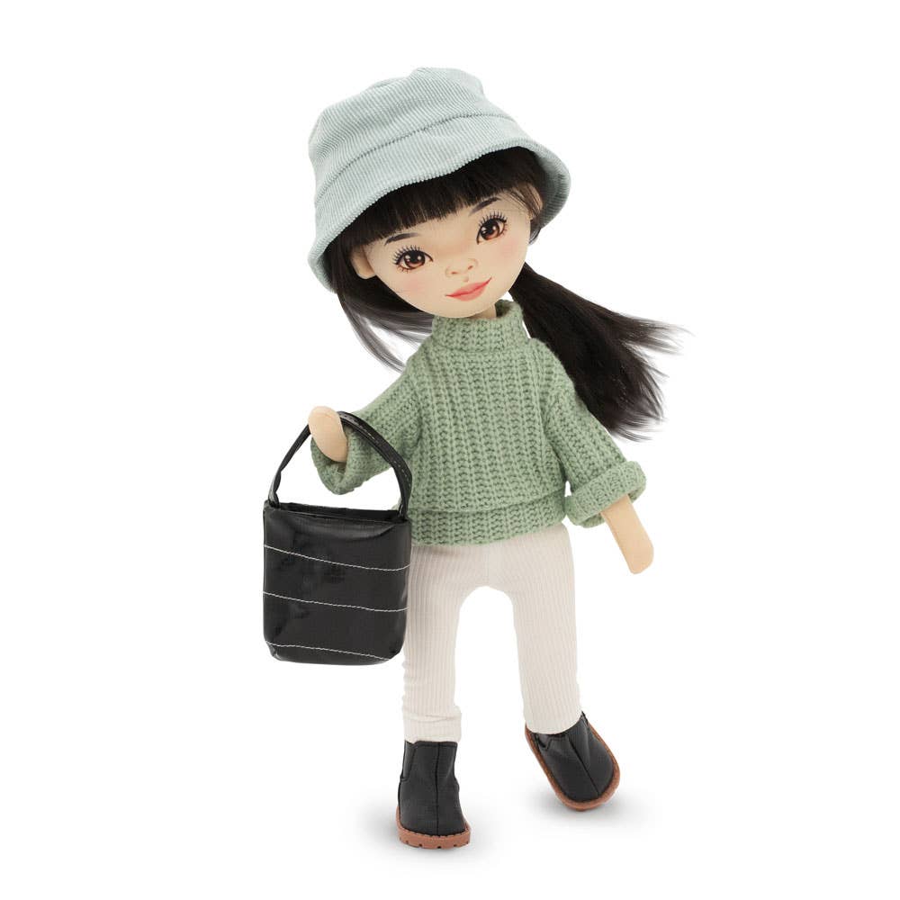Lilu-Puppe mit grünem Pullover, 32 cm