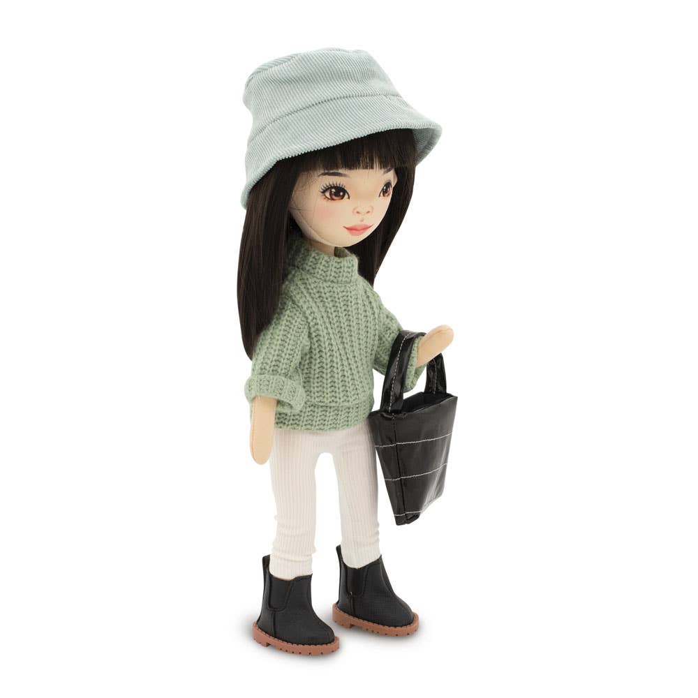 Lilu-Puppe mit grünem Pullover, 32 cm