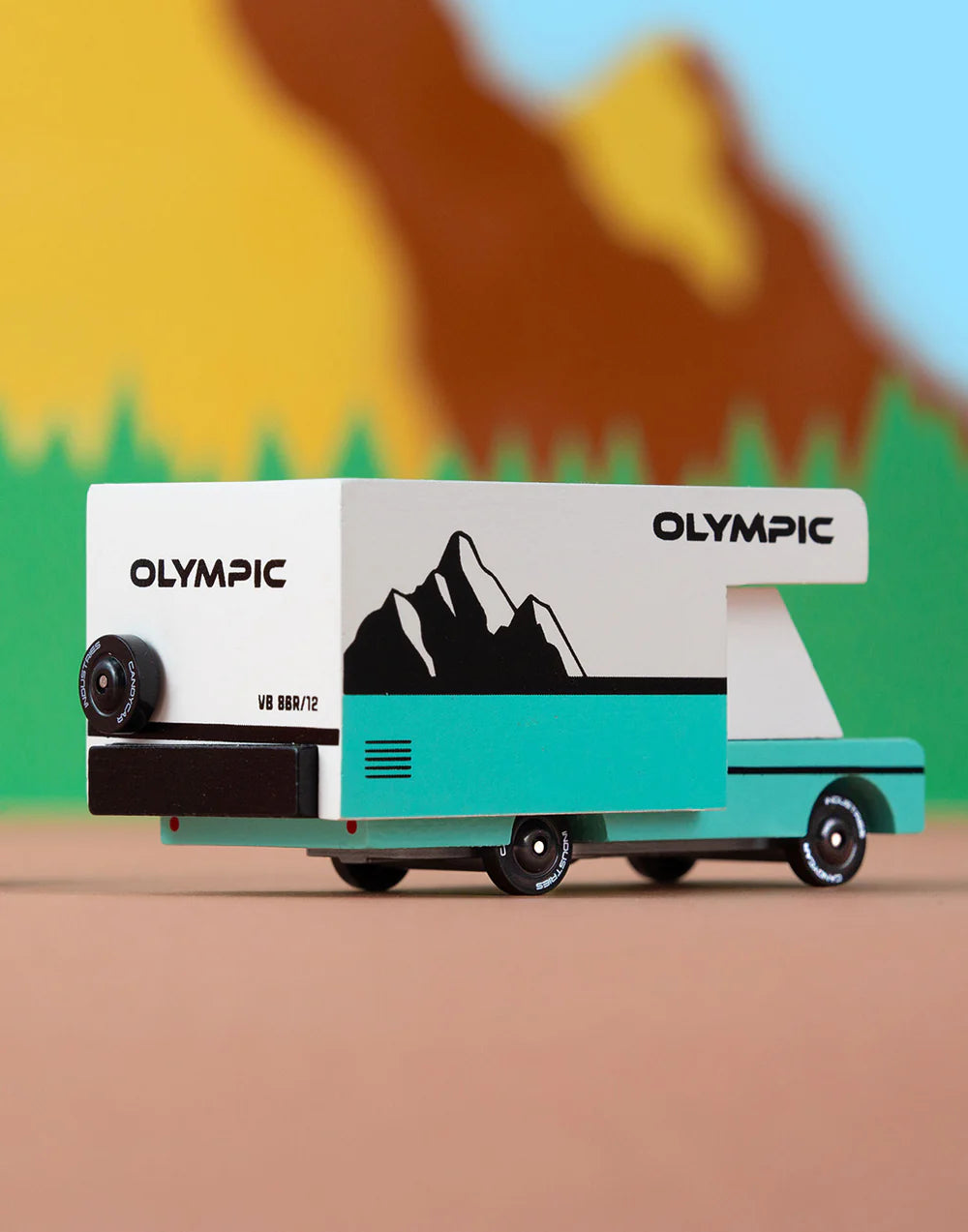 Candycar World Wohnmobil aus Holz – Olympic RV