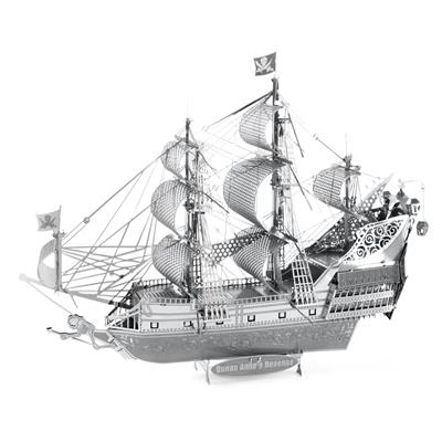 MetalEarth: ICONX - QUEEN ANNE'S REVENGE 10,7x4,3x15cm, maquette 3D en métal avec 2 feuilles, en boîte 13,5x22x2cm, 14+