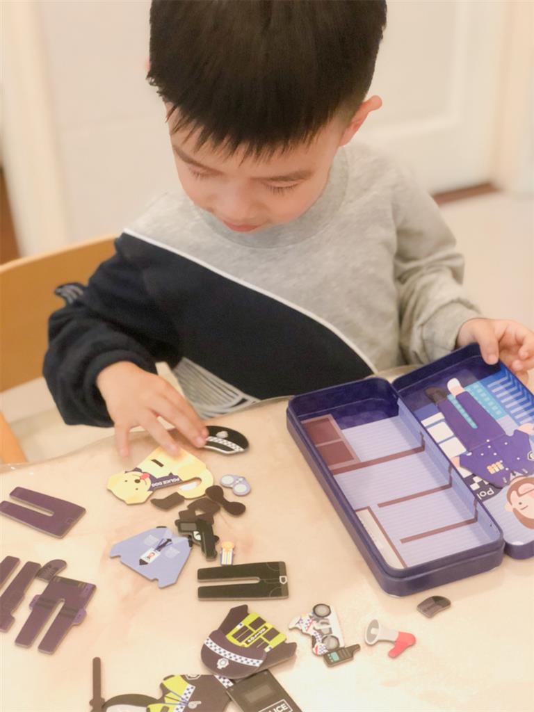 Magnetic Puzzle Box - Police Officer