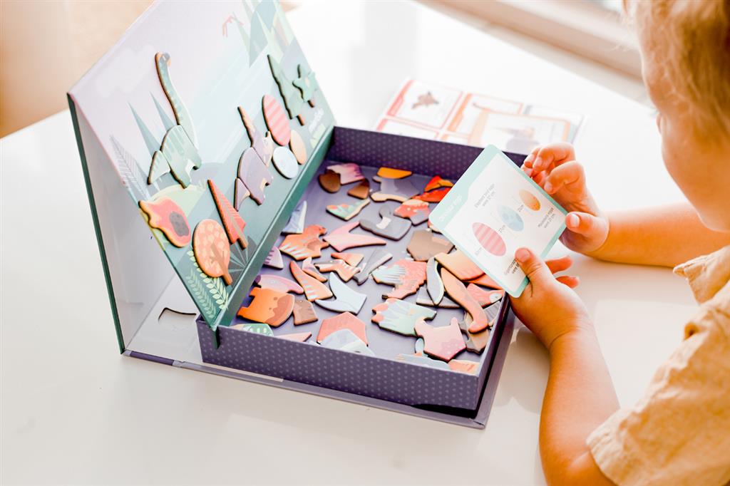 Magnetic Book - The World of Dinosaurs