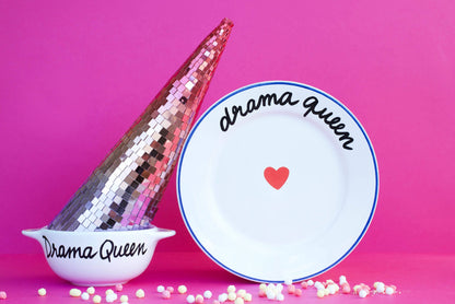 Die Familie hat einen Riesenspaß – Drama Queen Teller