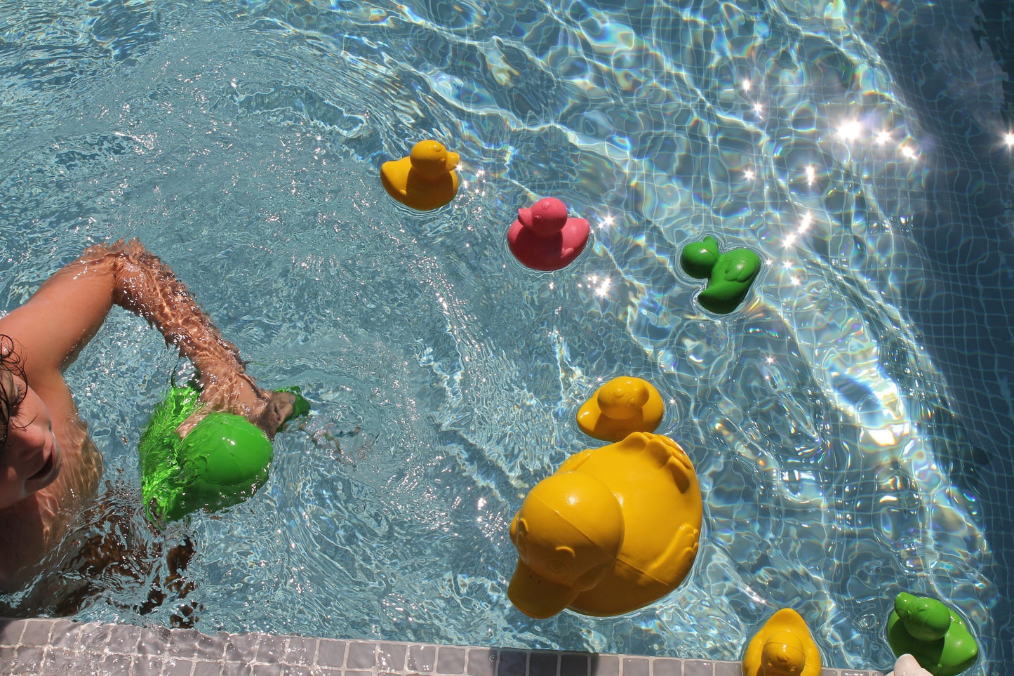Elvis le Canard Vert – Jouet de bain et dentition bébé – vue produit 31