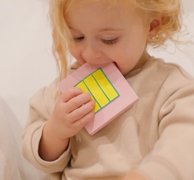 Pink Cell – Jouet de dentition bébé – Oli&Carol x Peter Halley – vue produit 2