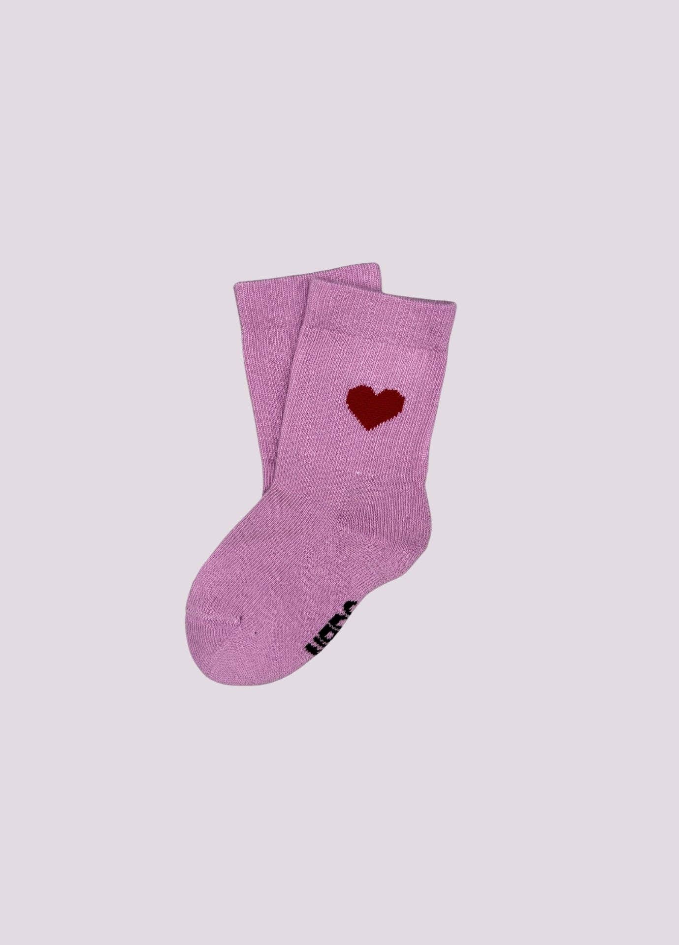 Babysocken mit rosa Herz