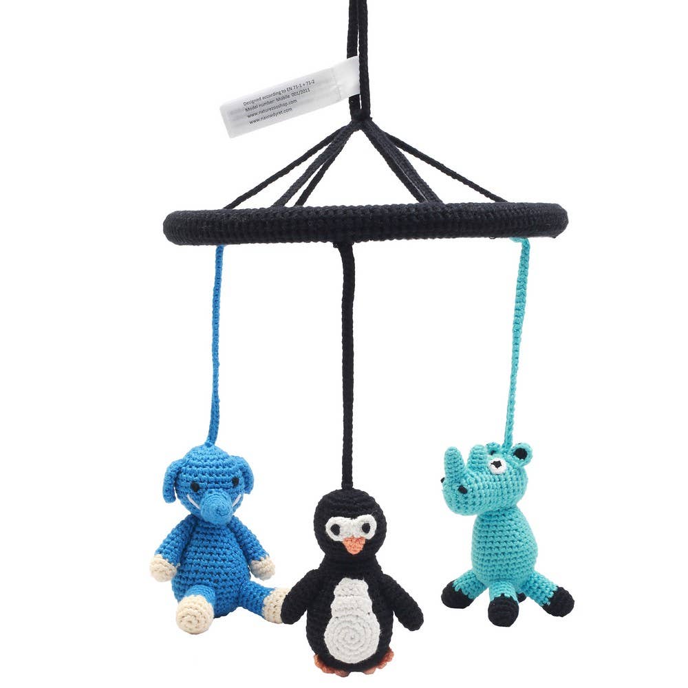 Gehäkeltes Mobile mit Nashorn, Pinguin und Elefant