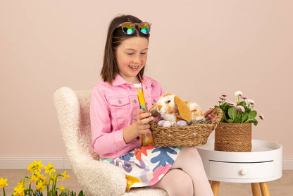 hellbeige und weißes Schlappohrkaninchen-Plüschtier