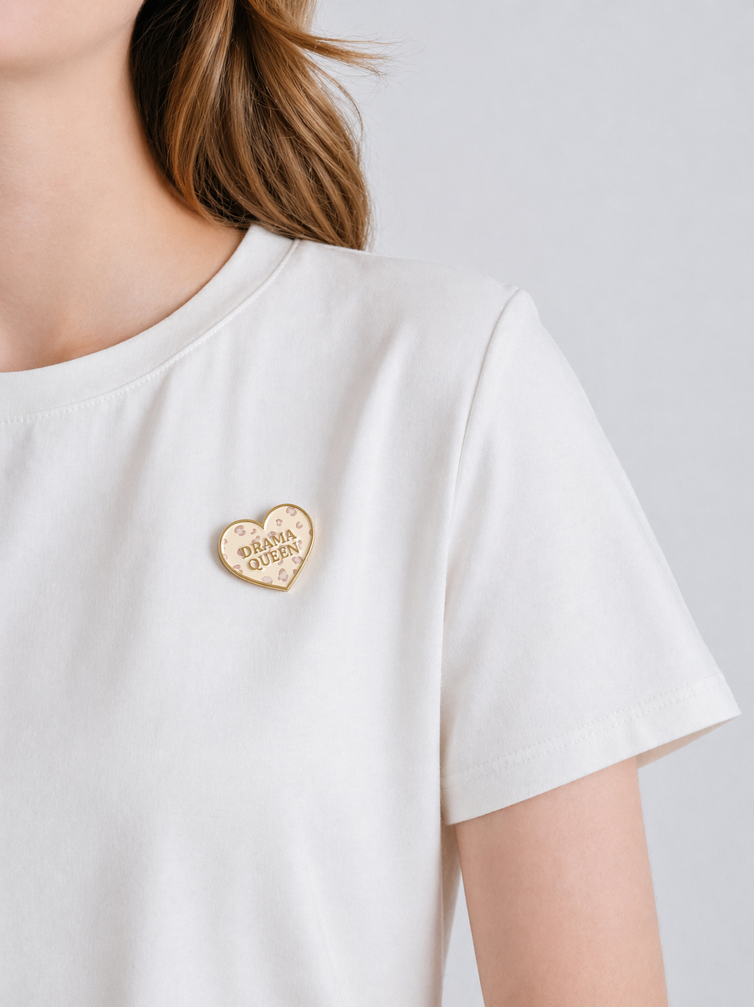 Enamel pin - CAPUCINE