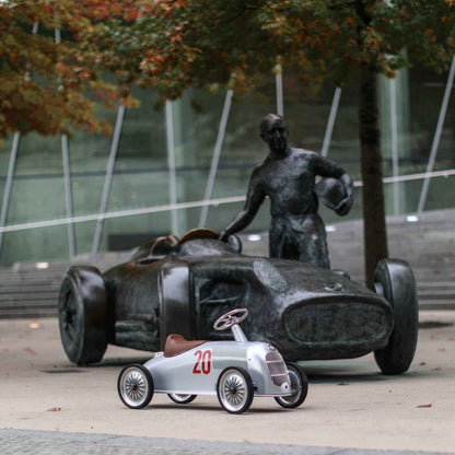 Rider Mercedes-Benz W 25 Flèche d'argent